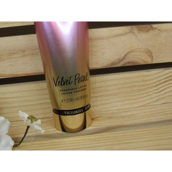 Victoria's Secret VELVET PETALS Fragrance Lotion 8oz. NEW! - Picture 4 of 6